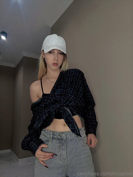 Naken läckt OnlyFans-bild av Miapixel
