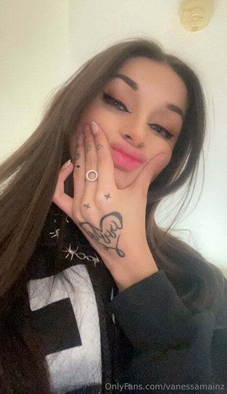 Naken lekkede OnlyFans-bilde av Vanessamainz