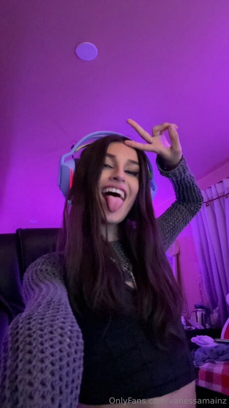 Alasti lekkinud OnlyFans-i pilt Vanessamainz
