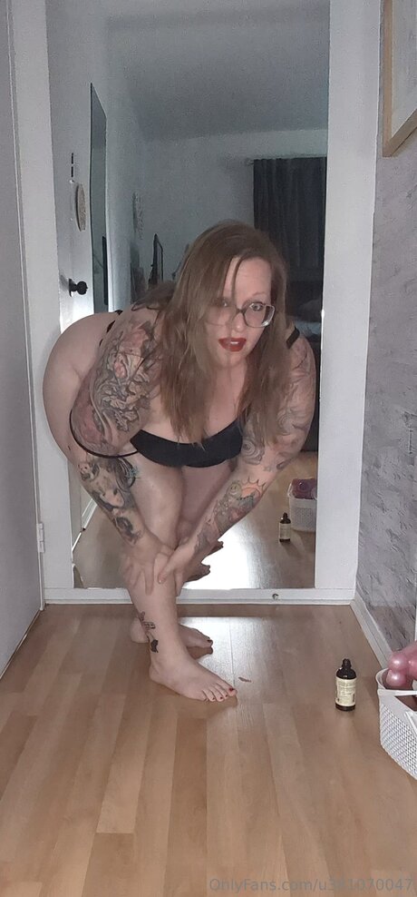 Naken läckt OnlyFans-bild av U381070047