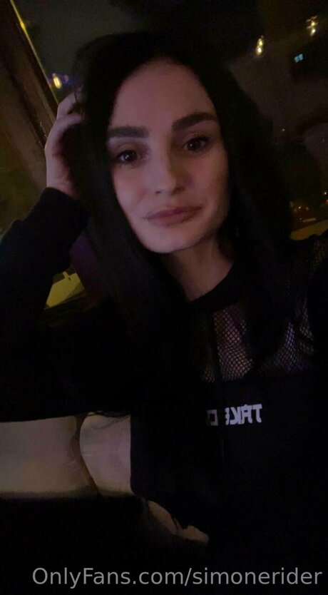 Nahá fotka uniklých OnlyFans od Simonerider
