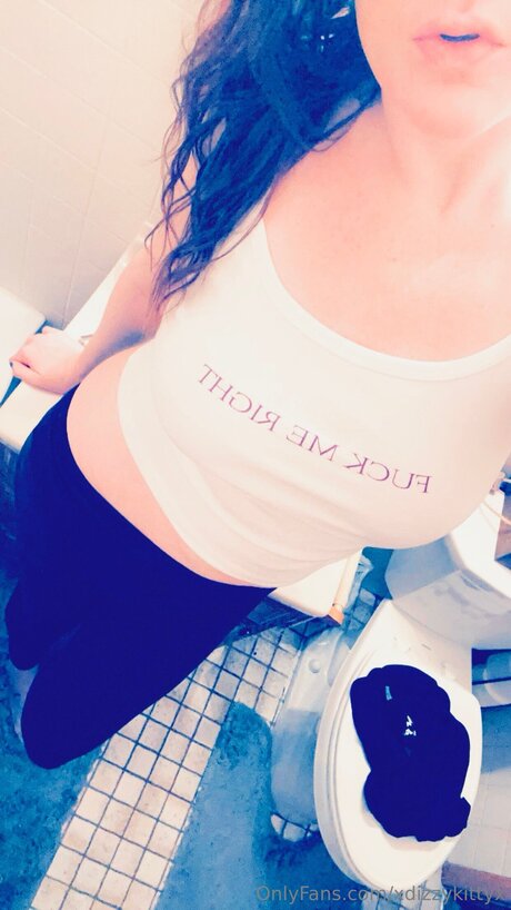 Naken lekkede OnlyFans-bilde av Xdizzykittyx