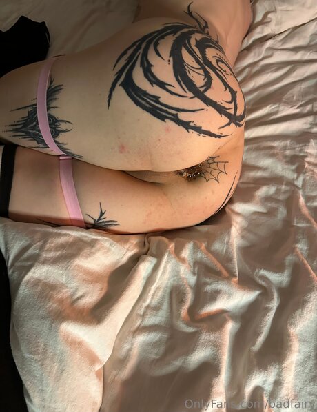 Alasti lekkinud OnlyFans-i pilt Badfairy