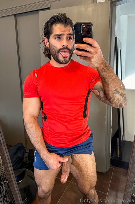 Naken läckt OnlyFans-bild av Zhavala