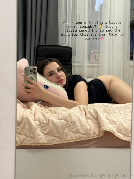 Nøgent lækket OnlyFans-billede af Starryscarlet