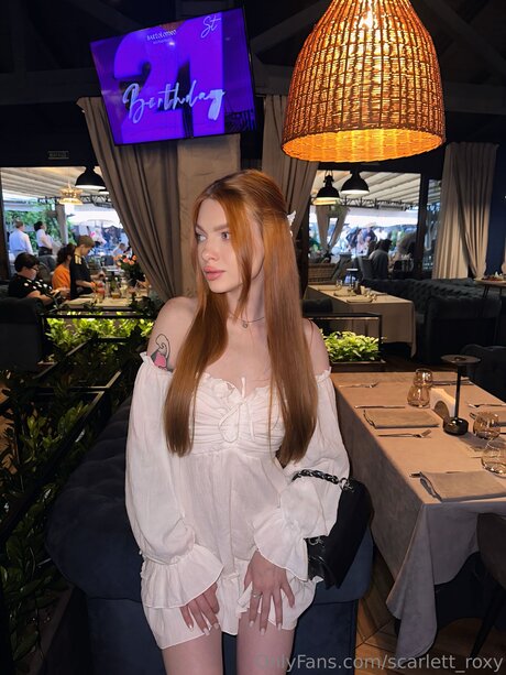 Naken läckt OnlyFans-bild av Scarlett Roxy