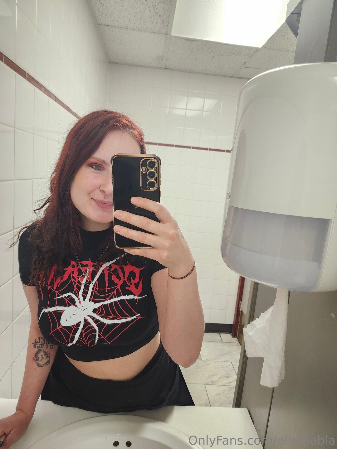 Ellediabla OnlyFansリークヌード写真 #1