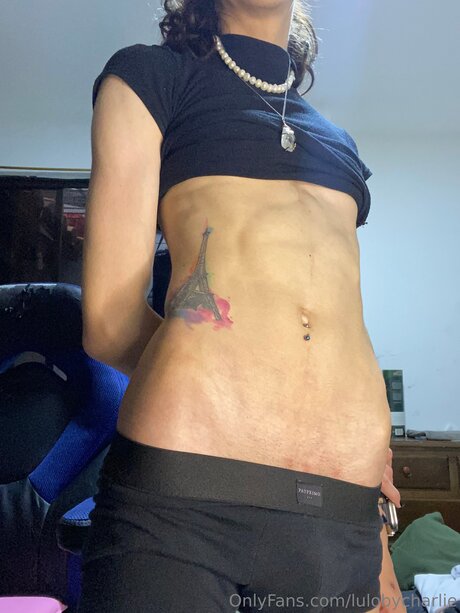 Naakte gelekte OnlyFans-foto van Lulobycharlie