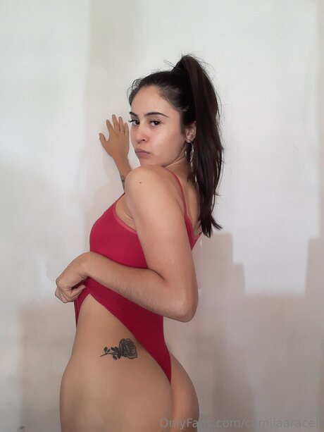 Nahá fotka uniklých OnlyFans od Camilaaraceli