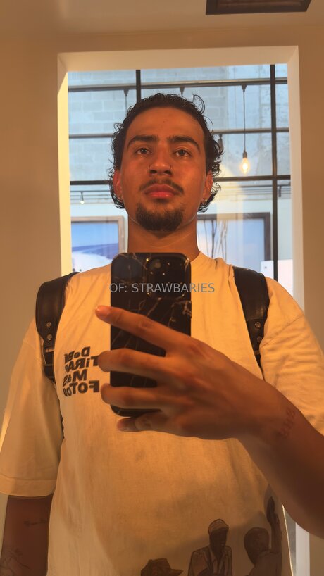 Nøgent lækket OnlyFans-billede af Strawbaries