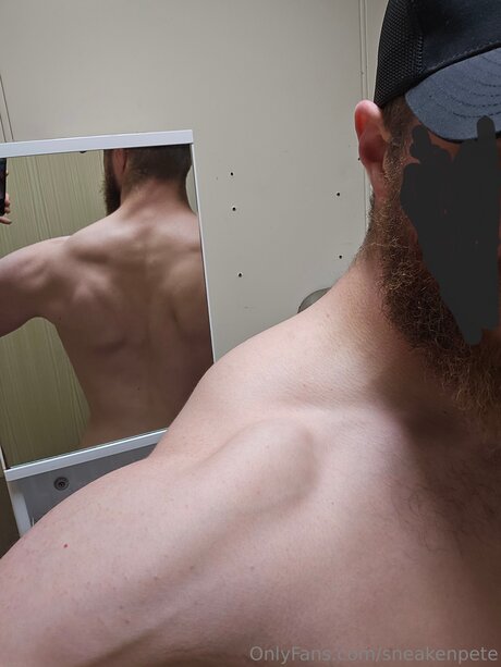 Nagie wyciekłe zdjęcie OnlyFans od Sneakenpete