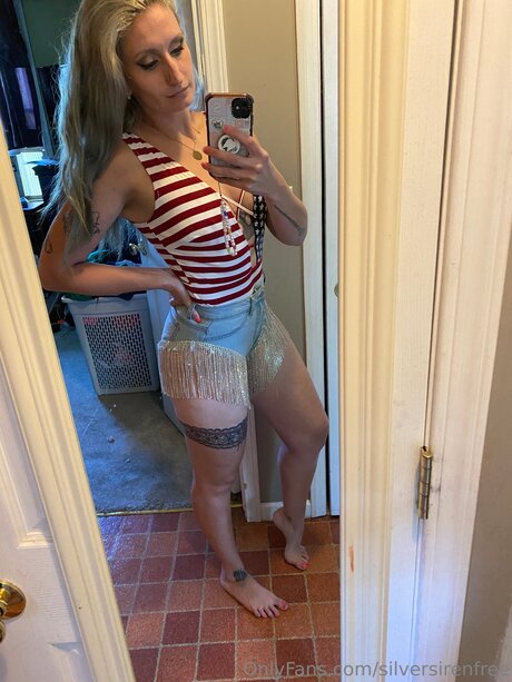 Nahá fotka uniklých OnlyFans od Silversirenfree