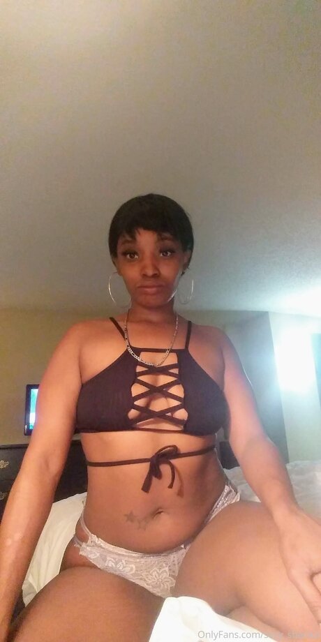 Nacktes geleaktes OnlyFans-Foto von Sexy Sherika