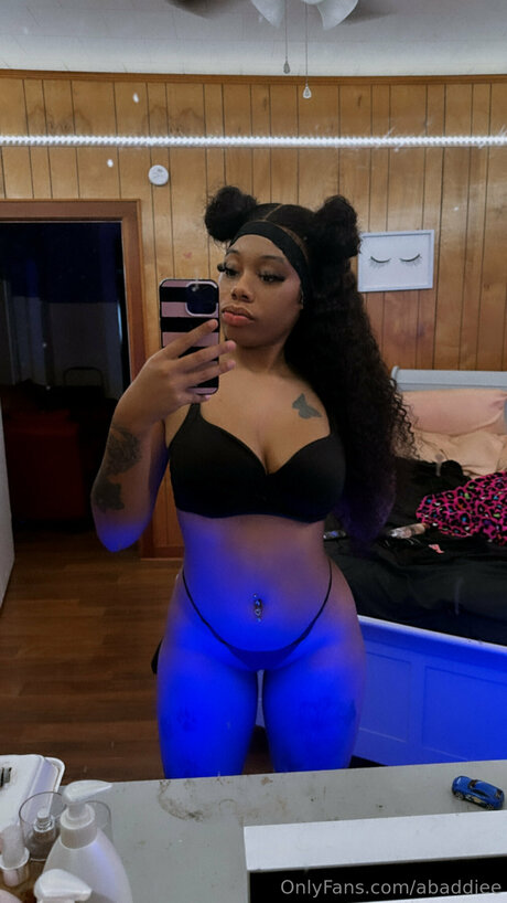 Naakte gelekte OnlyFans-foto van Abaddiee