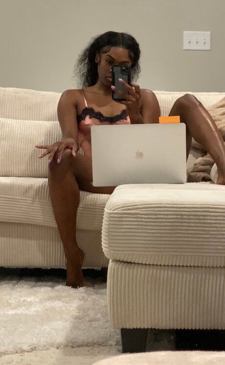 Foto desnuda filtrada de OnlyFans de Ch0cobunny