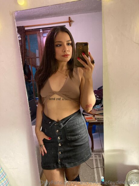 Naken läckt OnlyFans-bild av Cancionesdefeydevoxion