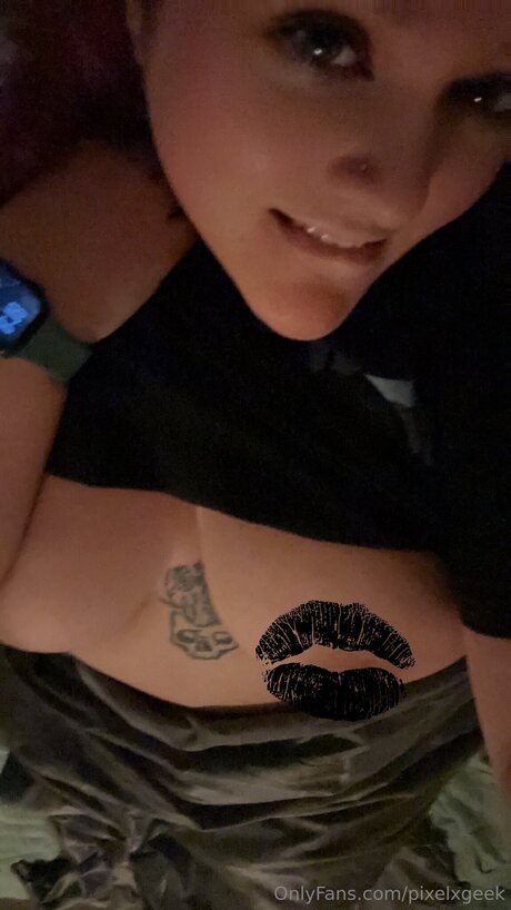 Alasti lekkinud OnlyFans-i pilt Pixelxgeek