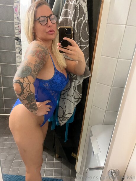 Naken läckt OnlyFans-bild av Ellitellivip