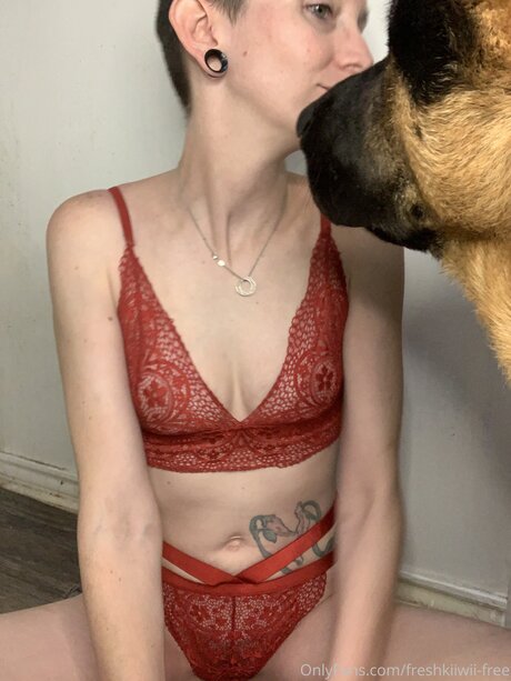 Naken läckt OnlyFans-bild av Freshkiiwii Free