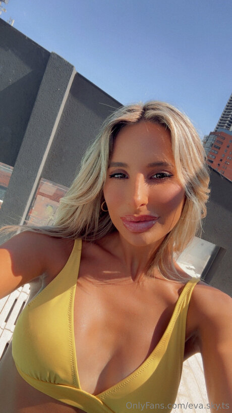 Обнаженная фотография утечки OnlyFans от Eva Sky Ts