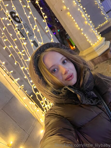 Naken läckt OnlyFans-bild av Little Lilybaby
