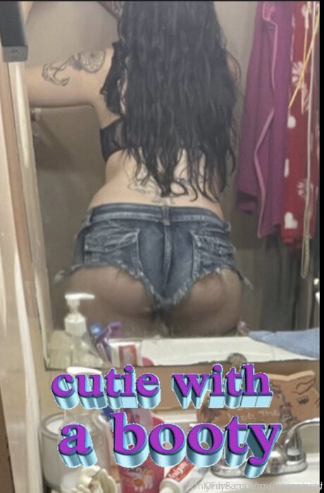 Naakte gelekte OnlyFans-foto van Mr Majesty