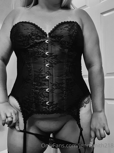 Nahá fotka uniklých OnlyFans od Jennsmith218