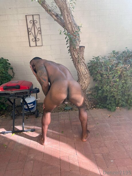 Foto nua vazada do OnlyFans de Denzel2195
