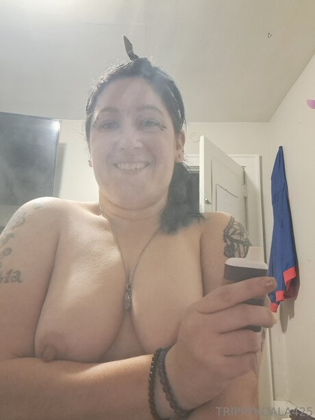 Nahá fotka uniklých OnlyFans od Trippykoala425