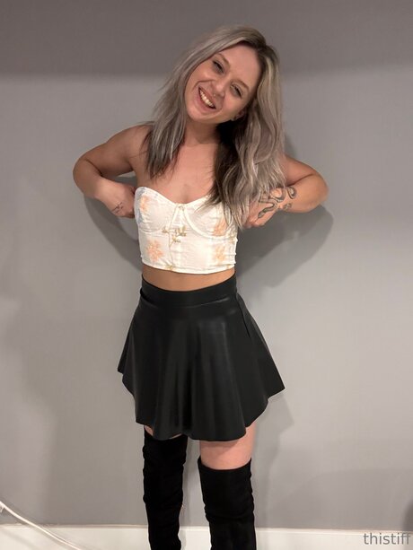 Naakte gelekte OnlyFans-foto van Peachkissie