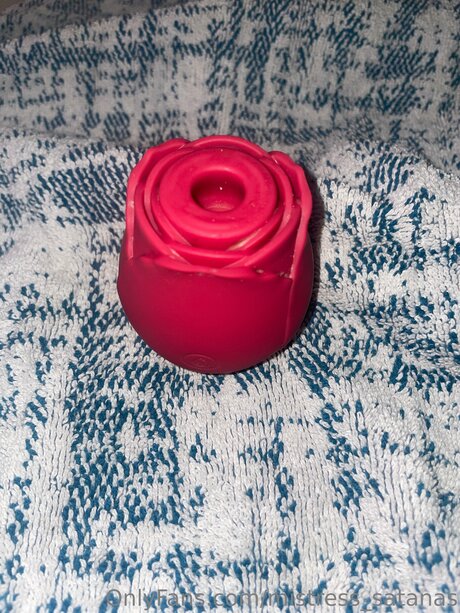 Foto desnuda filtrada de OnlyFans de Mistress Satanas
