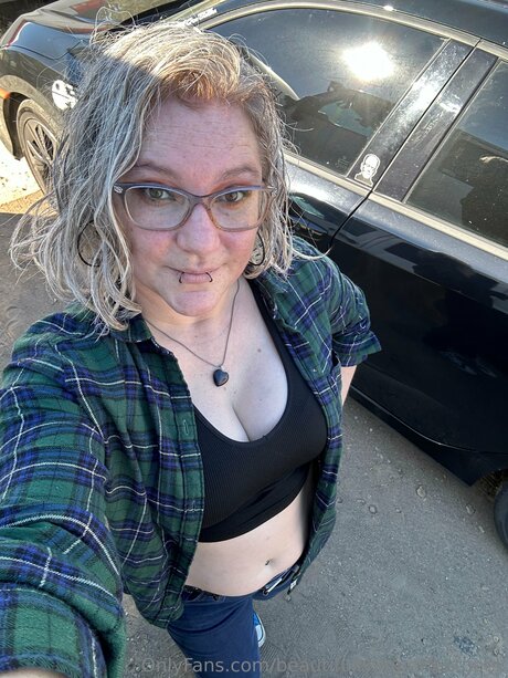 Nagie wyciekłe zdjęcie OnlyFans od Beautifullyimperfectgeek