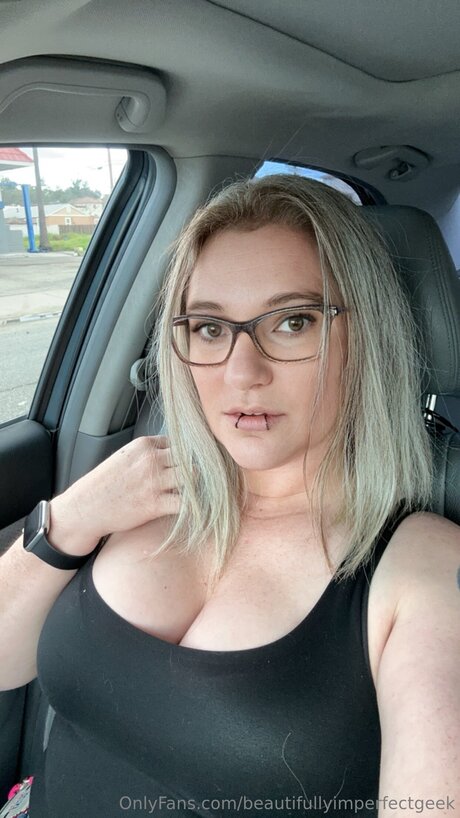 Beautifullyimperfectgeek OnlyFans