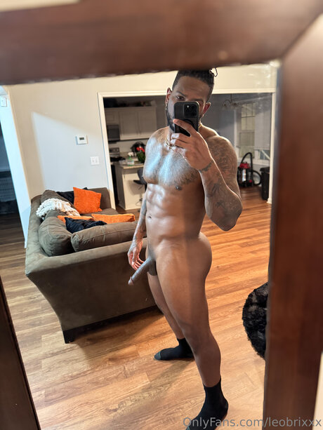 Photo nue de fuite OnlyFans de Leobrixxx