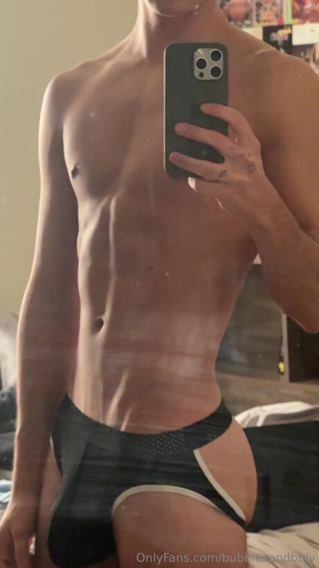 Nahá fotka uniklých OnlyFans od Bubblesandbbly