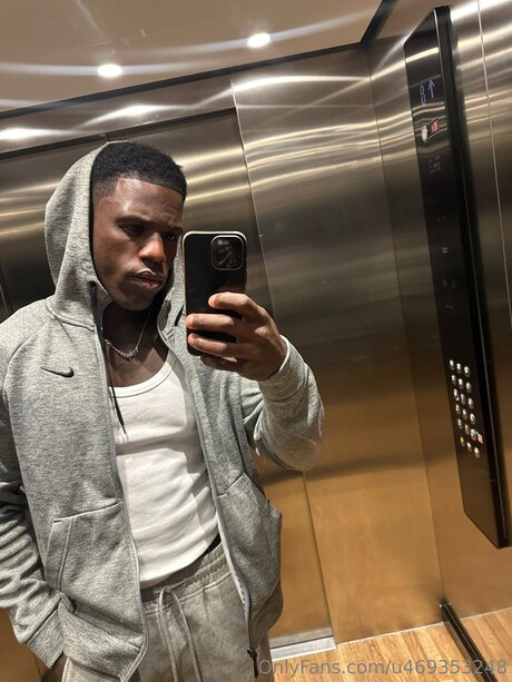 Naken läckt OnlyFans-bild av Jamal James122