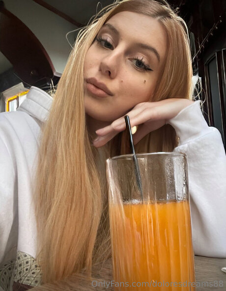 Naken läckt OnlyFans-bild av Doloresdreams88