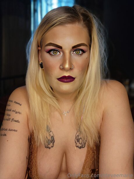 Naken läckt OnlyFans-bild av Steveemarie
