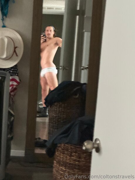Foto nua vazada do OnlyFans de Coltonstravels