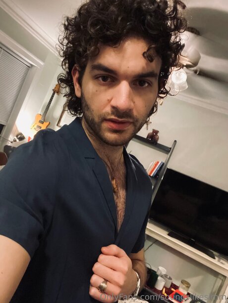 Alaston vuotanut OnlyFans-kuva Soundslikesimm