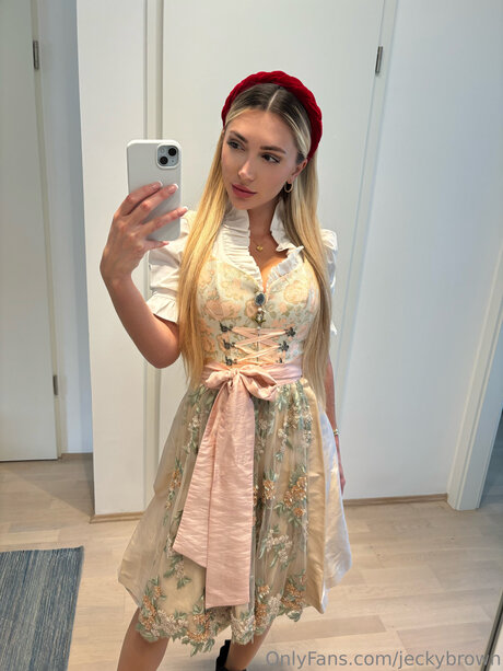 Foto desnuda filtrada de OnlyFans de Estellevalmont