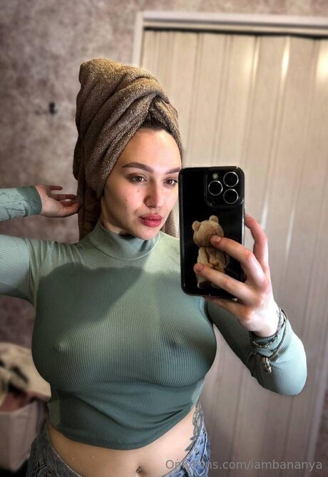 Naken lekkede OnlyFans-bilde av Iambananya