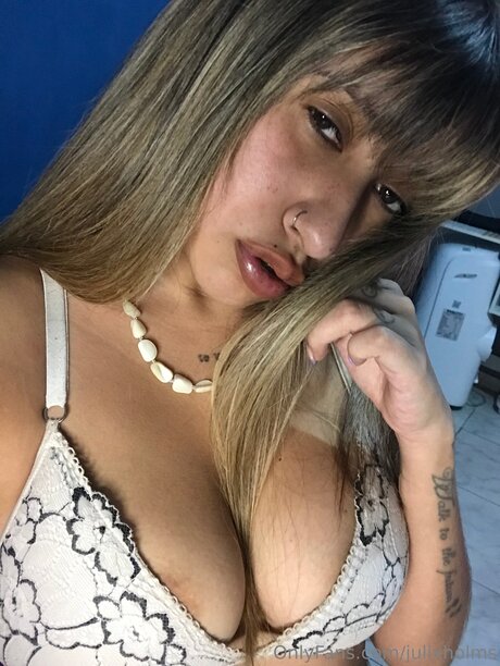 Nahá fotka uniklých OnlyFans od Julixholms