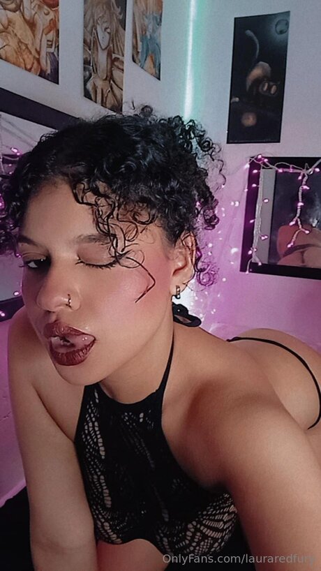 Nahá fotka uniklých OnlyFans od Lauraredfury