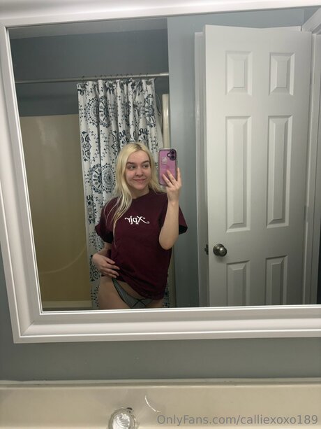 Naken läckt OnlyFans-bild av Calliexoxo189