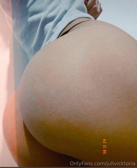 Alaston vuotanut OnlyFans-kuva Julivicktoria