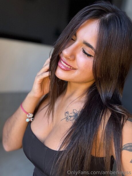 Naakte gelekte OnlyFans-foto van Amberkeyss