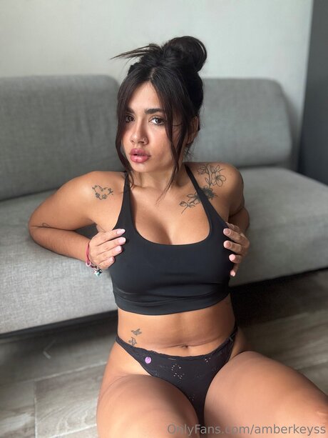 Обнаженная фотография утечки OnlyFans от Amberkeyss