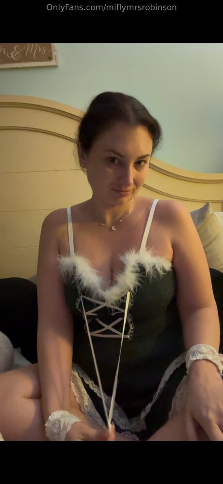 Alasti lekkinud OnlyFans-i pilt Miflymrsrobinson