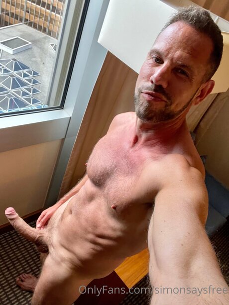 Simonsaysfree OnlyFans